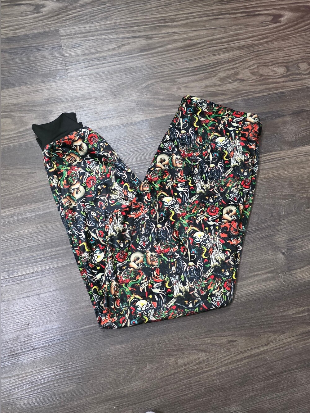ED HARDY TATTOO ROSES PRINT LOUNGEWEAR VELOUR JOGGER PAJAMA PANTS